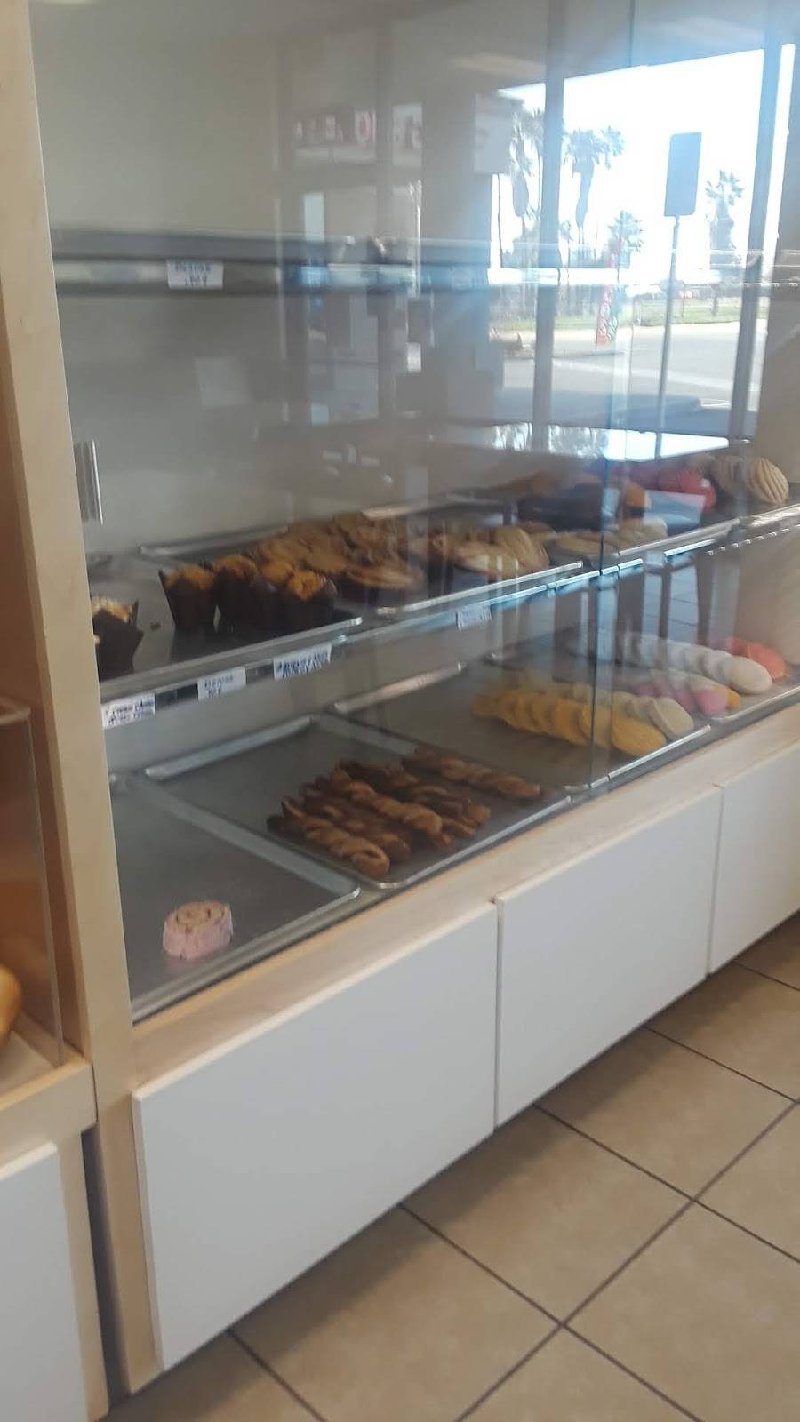 POKERS PIZZA | restaurant | 624 Morning Dr, Bakersfield, CA 93306, USA | 6613666600 OR +1 661-366-6600