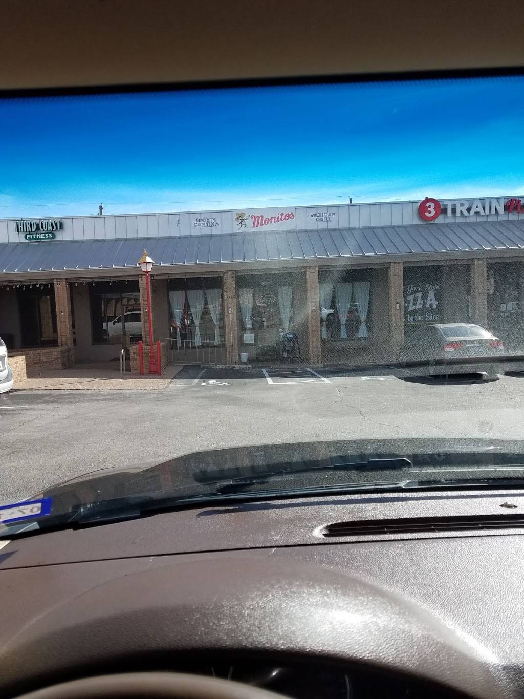 Monitos Mexican Grill & Cantina | restaurant | 8127 Mesa Dr, Austin, TX 78759, USA | 5125354923 OR +1 512-535-4923