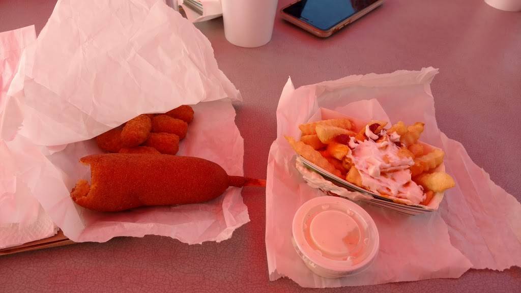 Classic 50S Drive-In | restaurant | 1521 W Lindsey St, Norman, OK 73069, USA | 4053212271 OR +1 405-321-2271