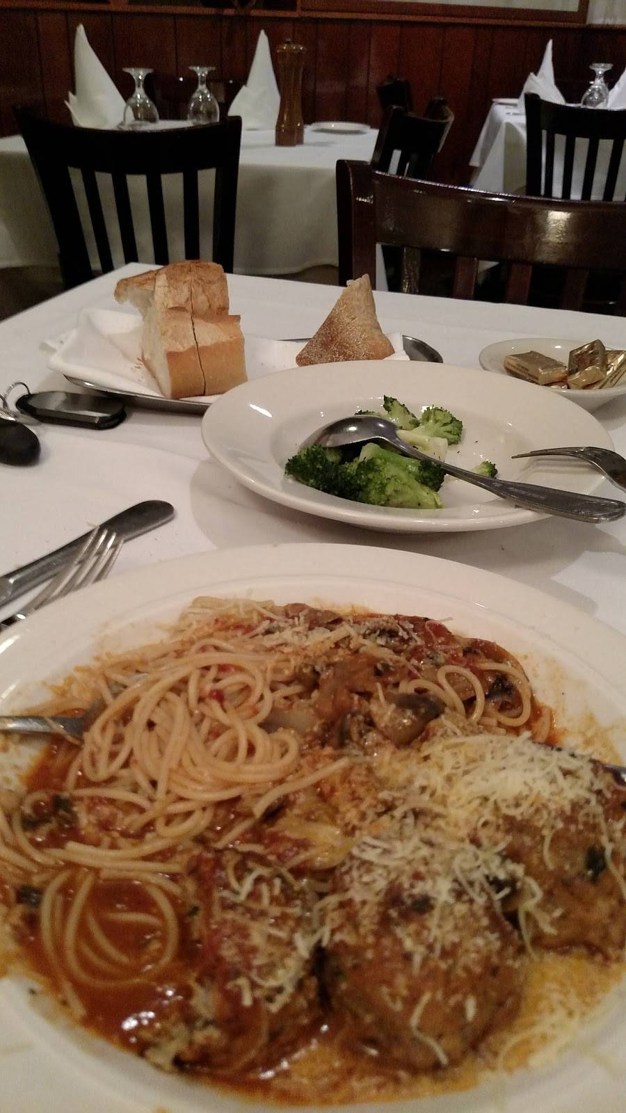 Giulio Cesare Ristorante | restaurant | 18 Ellison Ave, Westbury, NY 11590, USA | 5163342982 OR +1 516-334-2982