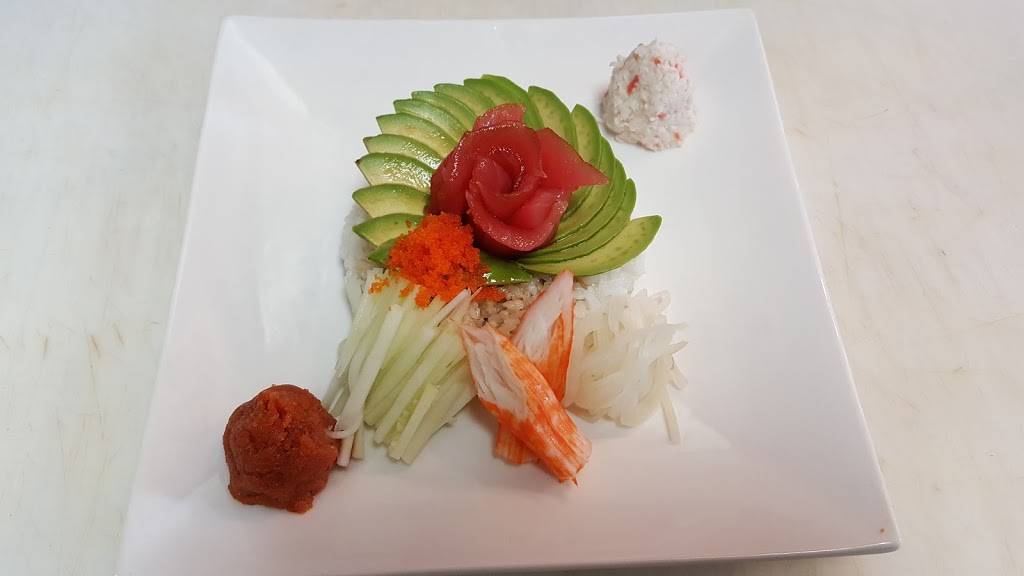 Naomi Sushi Express | restaurant | 126 W Main St, Barrington, IL 60010, USA | 8473812234 OR +1 847-381-2234