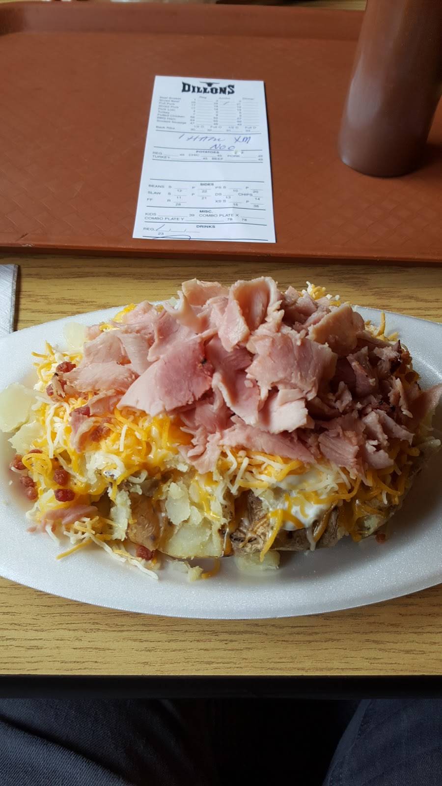 Dillons BBQ | restaurant | 2111 N Roosevelt Ave, Burlington, IA 52601, USA | 3197527427 OR +1 319-752-7427