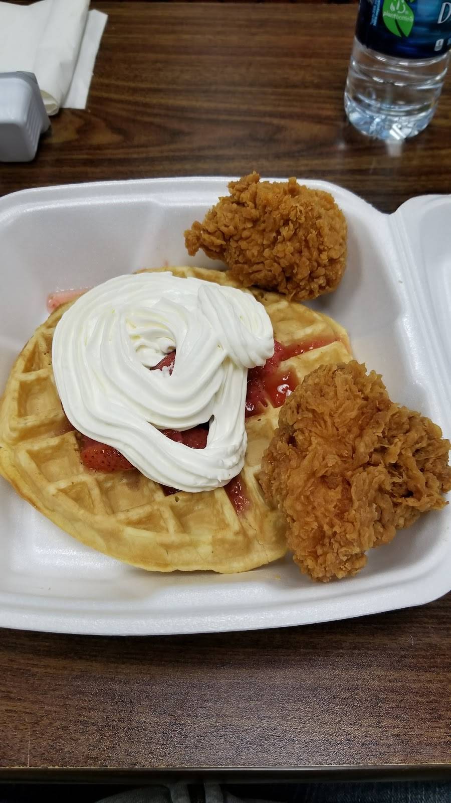 Chicken-N-Spice | restaurant | 251 N Chicago St, Joliet, IL 60432, USA | 8157271100 OR +1 815-727-1100