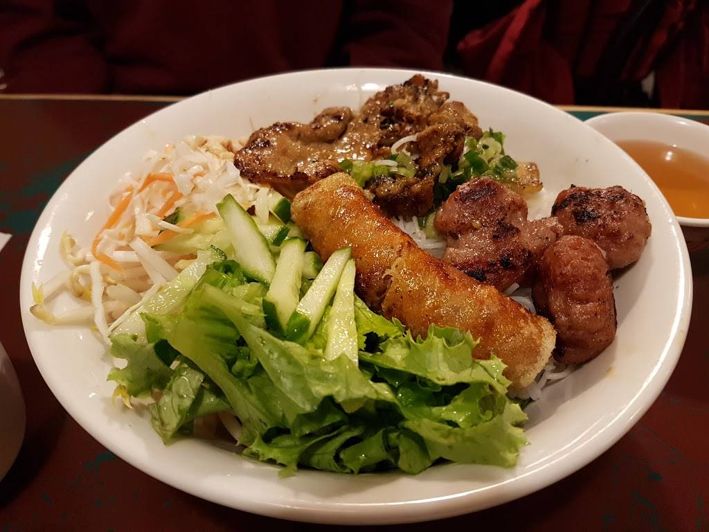 Pho Thu Do Restaurant | restaurant | 781 Somerset St W, Ottawa, ON K1R 6R3, Canada | 6132357116 OR +1 613-235-7116