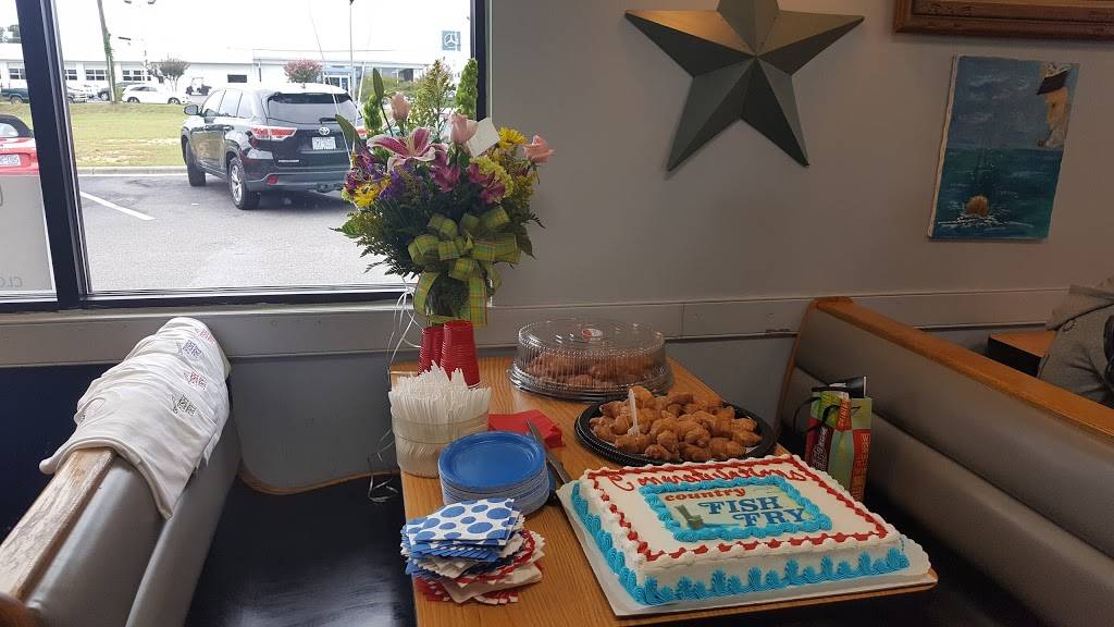 Country Fish Fry | restaurant | 3307 Fort Bragg Rd, Fayetteville, NC 28303, USA | 9108684100 OR +1 910-868-4100