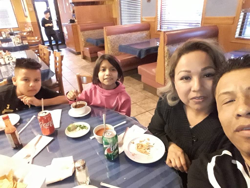 Vina Del Mar | restaurant | 5900 W 63rd St, Chicago, IL 60638, USA | 7732848989 OR +1 773-284-8989