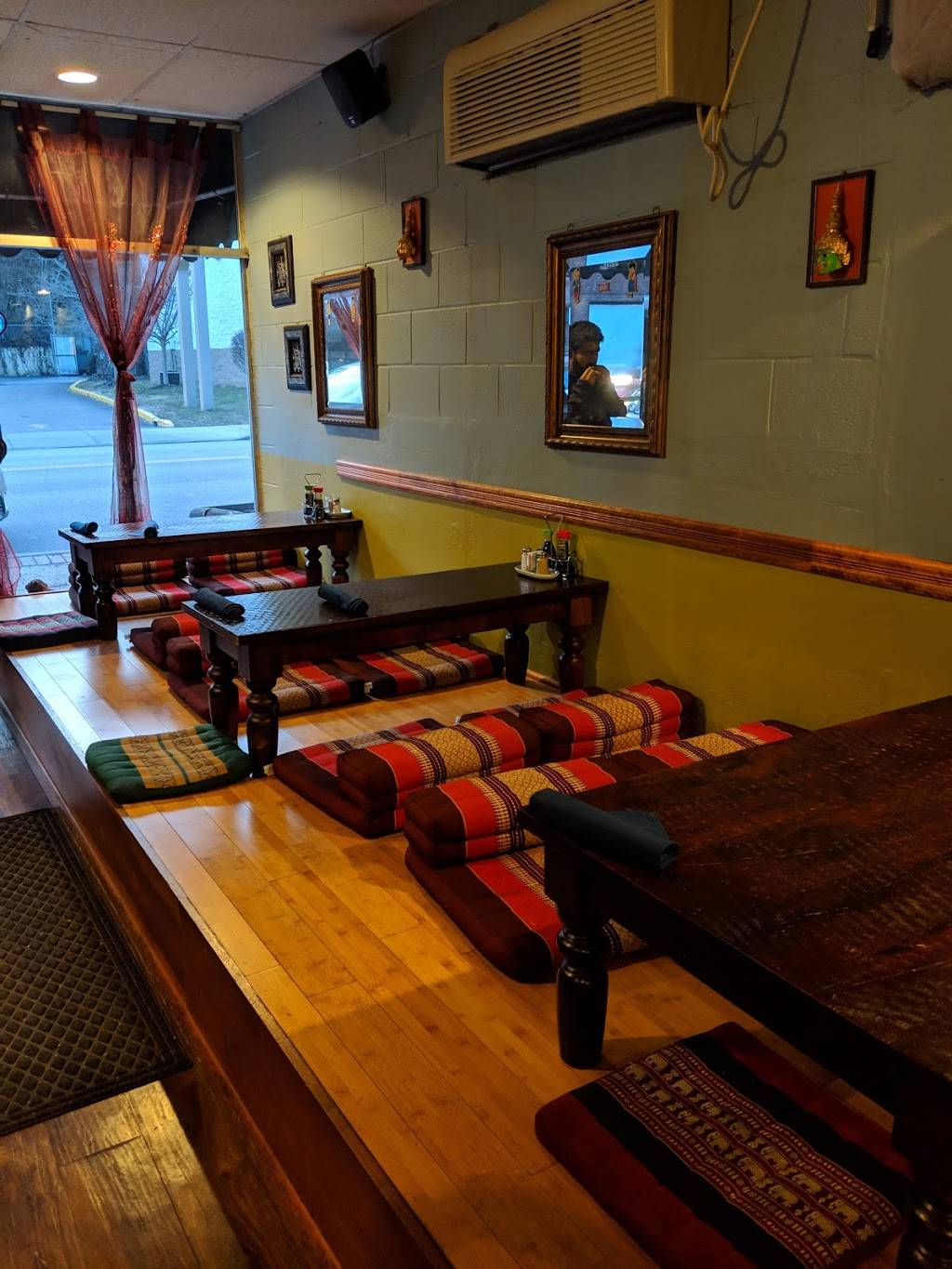 Ruthais Thai Kitchen | restaurant | 3164 Linwood Ave, Cincinnati, OH 45208, USA | 5138717687 OR +1 513-871-7687