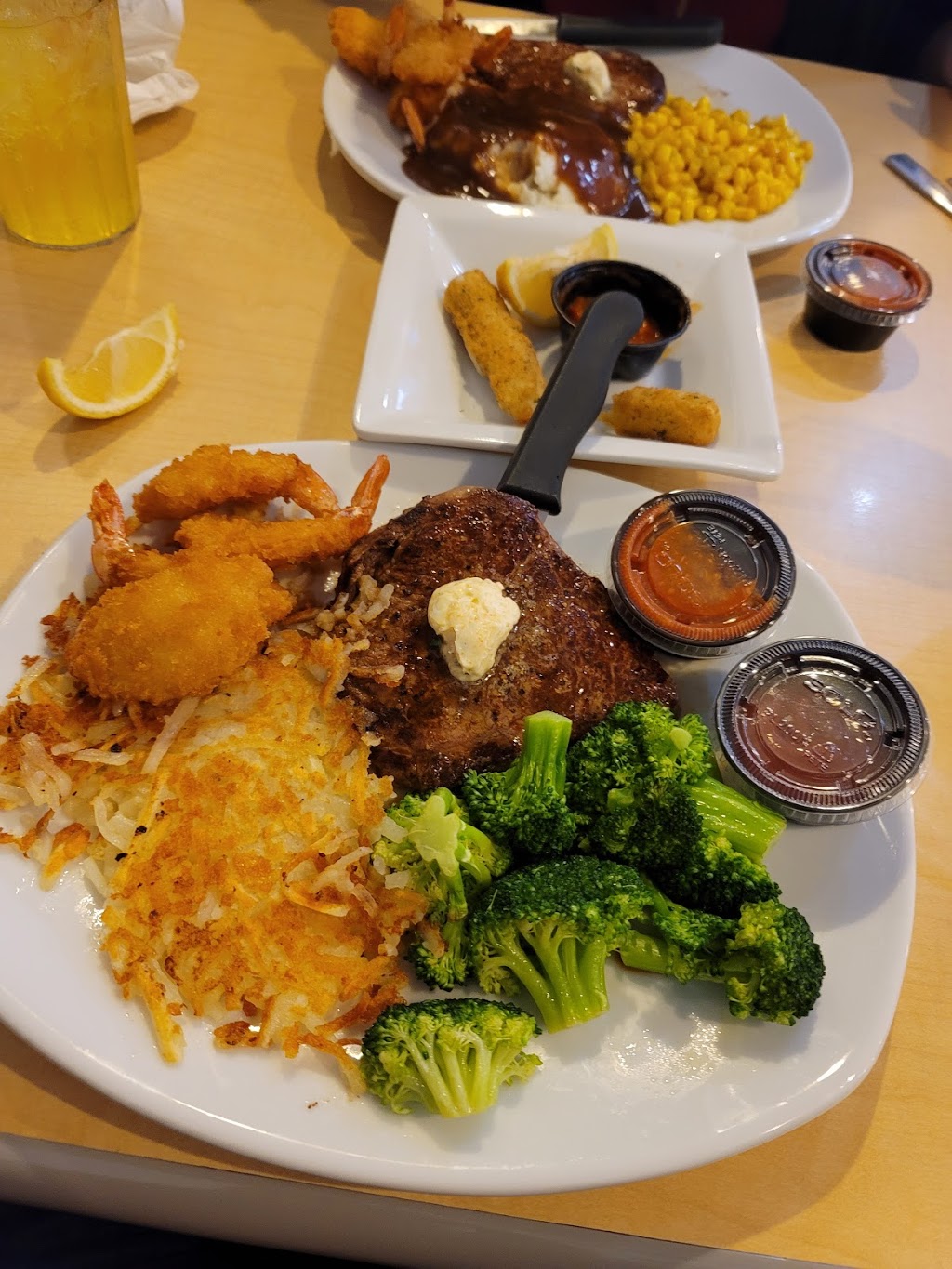 Perkins Restaurant & Bakery | restaurant | 5925 Gordon Dr, Sioux City, IA 51106, USA | 7122746839 OR +1 712-274-6839