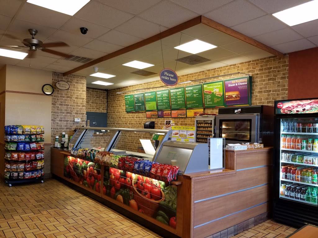 Subway Restaurants | restaurant | 1144 Airport Blvd #200 Eastland Plaza Shopping Ctr, Austin, TX 78702, USA | 5129289220 OR +1 512-928-9220