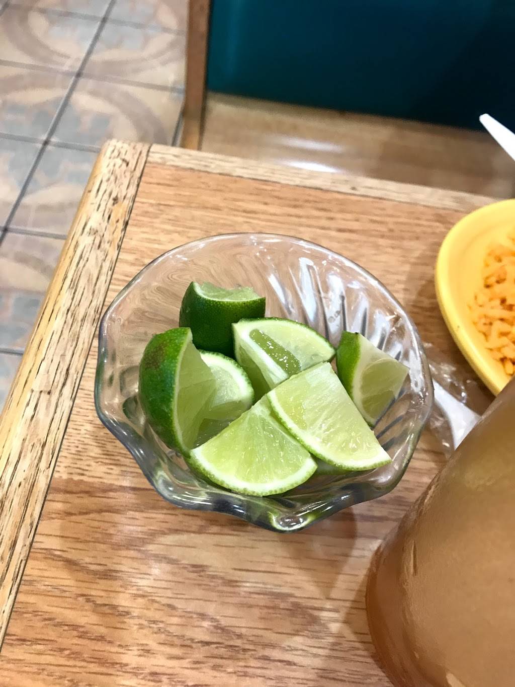 Taqueria Los Comales | restaurant | 510 Collins St, Joliet, IL 60432, USA | 8157227008 OR +1 815-722-7008