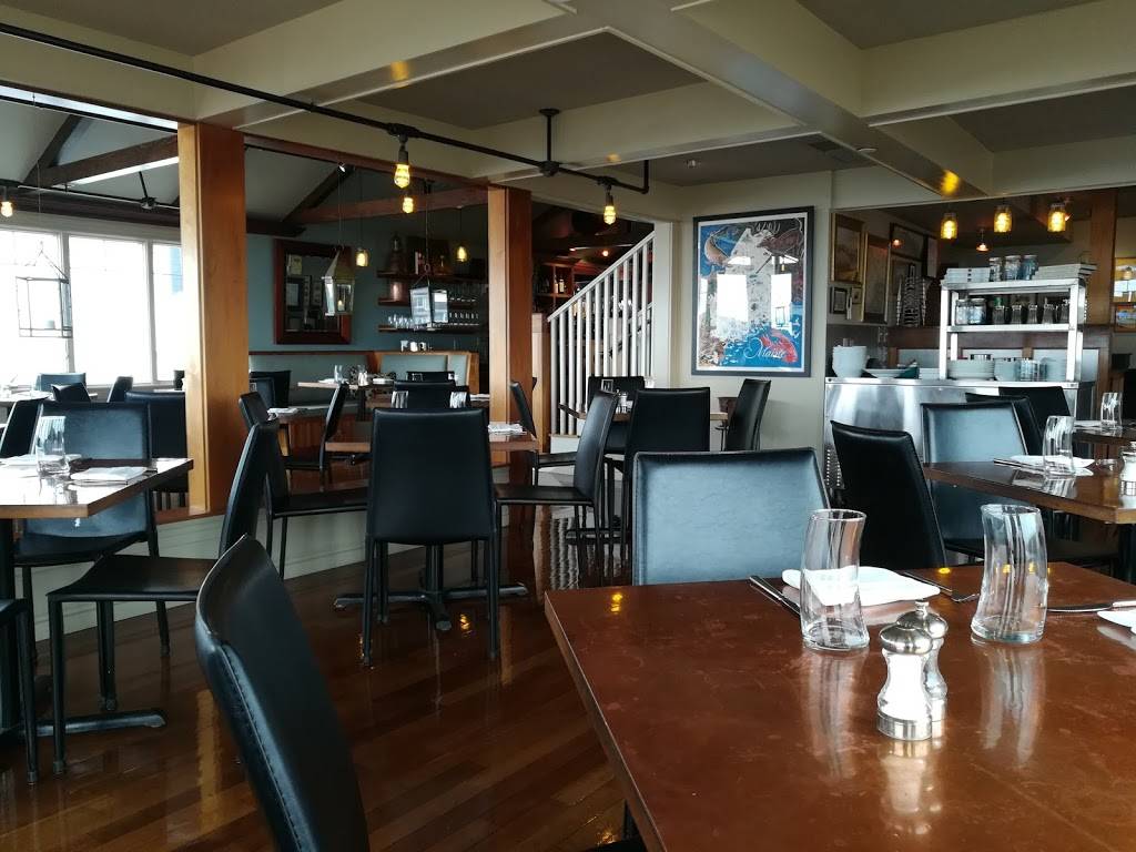 M.C. Perkins Cove | restaurant | 111 Perkins Cove Rd, Ogunquit, ME 03907, USA | 2076466263 OR +1 207-646-6263