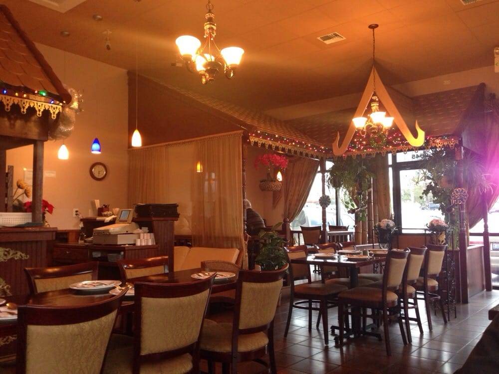 Royal Thai Bistro | restaurant | 2045 Mildred St W, Tacoma, WA 98466, USA | 2535649409 OR +1 253-564-9409