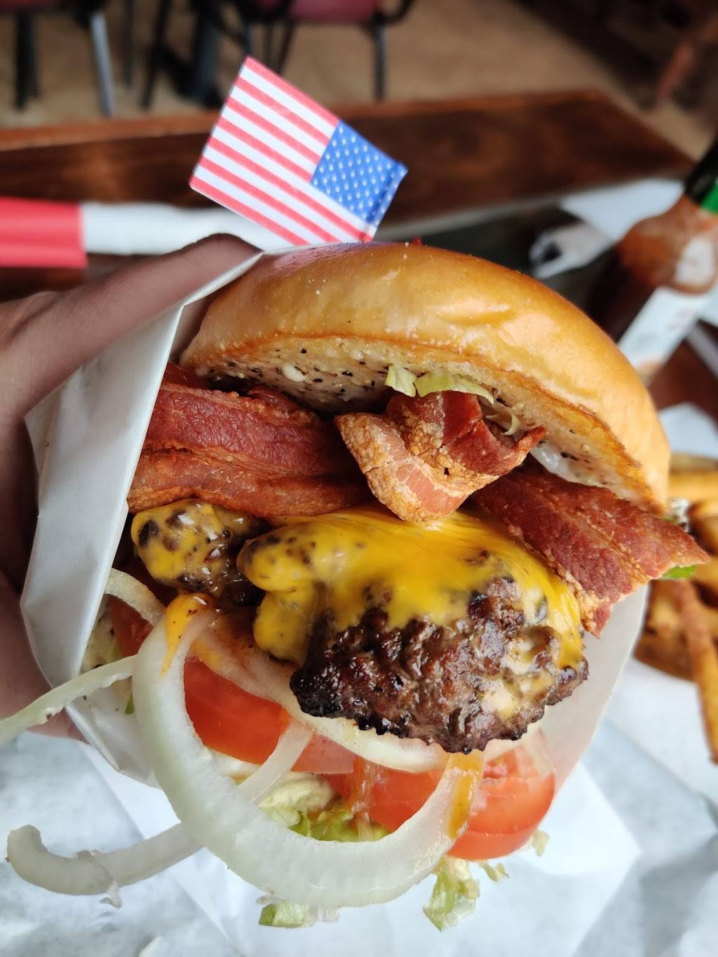 Ernies Burgers | restaurant | 6410 N Durango Dr #110, Las Vegas, NV 89149, USA | 7028404959 OR +1 702-840-4959