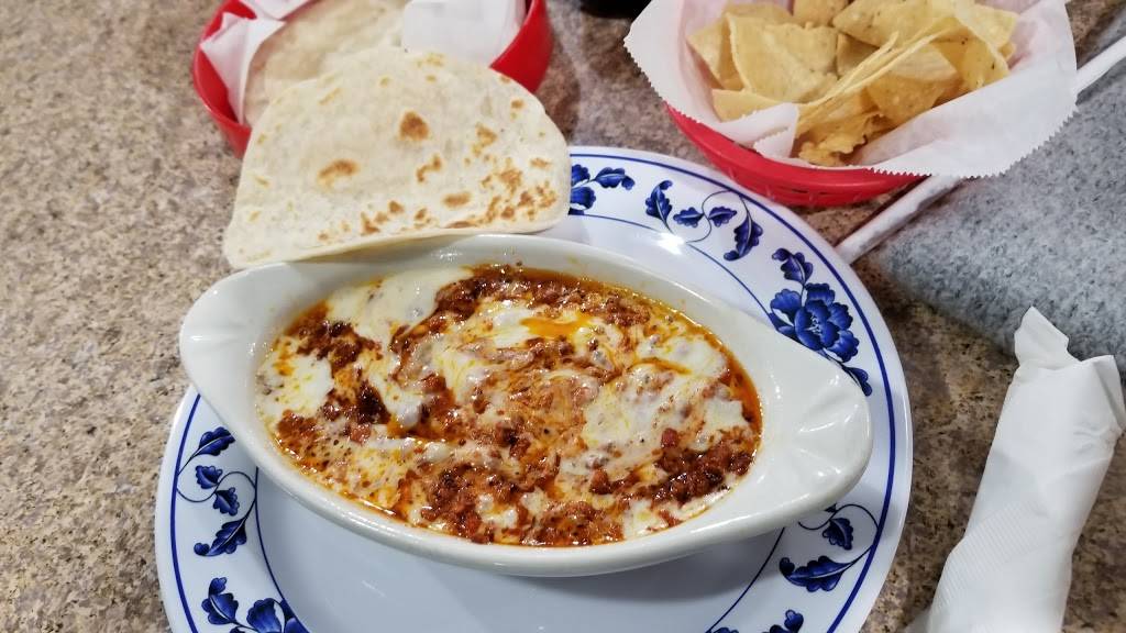 La Centella Bar and Grill | restaurant | 11710 Hempstead Hwy, Houston, TX 77092, USA | 8327674972 OR +1 832-767-4972