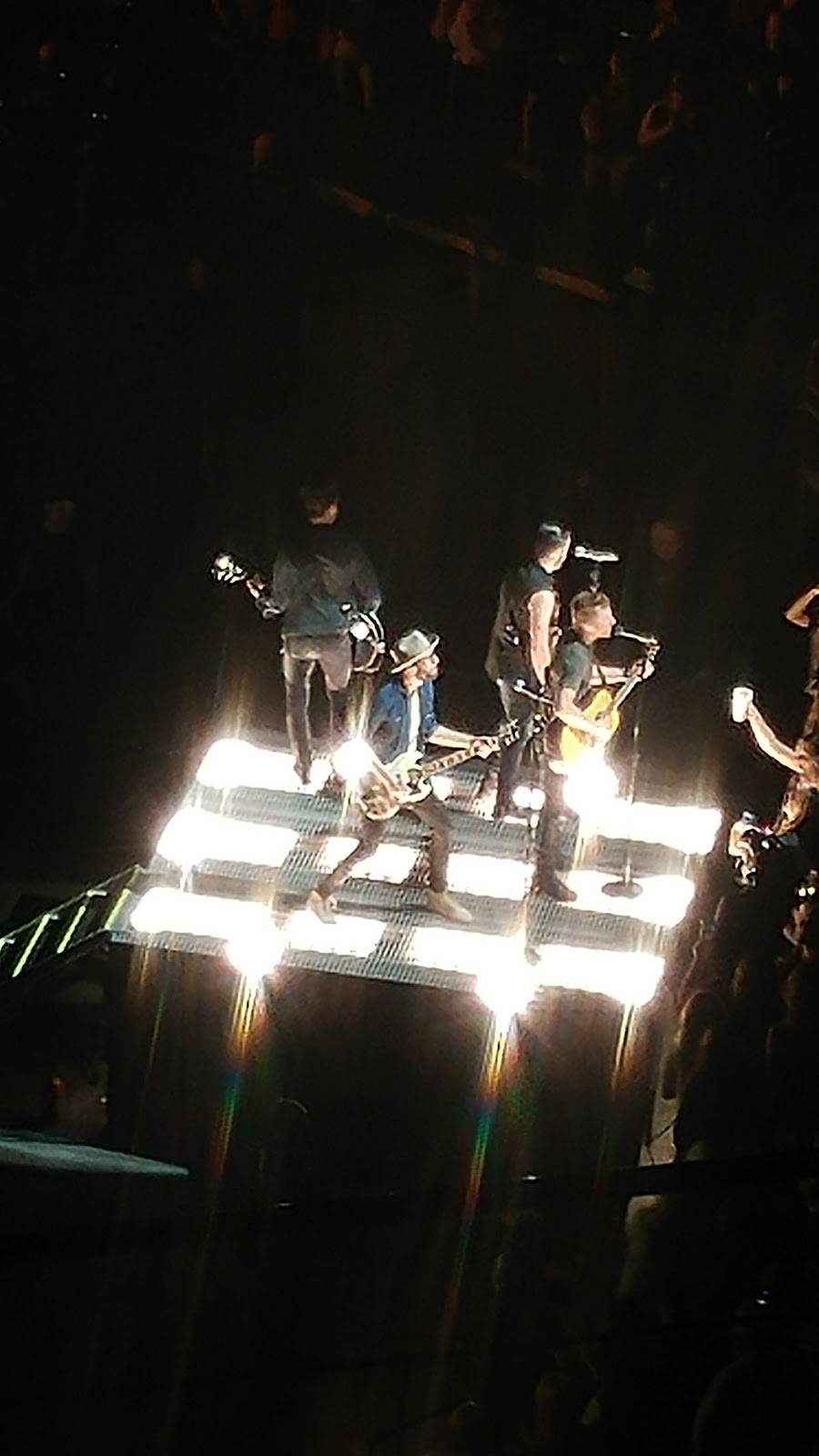 KFC Yum! Center | restaurant | 1 Arena Plaza, Louisville, KY 40202, USA | 5026909000 OR +1 502-690-9000