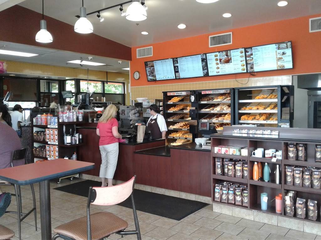 Dunkin | cafe | 369 E W Rollins Rd, Round Lake Beach, IL 60073, USA | 8477405535 OR +1 847-740-5535