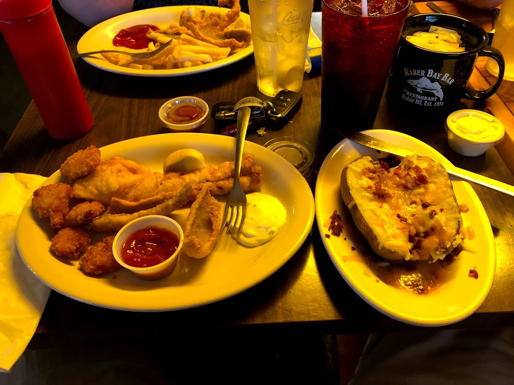 Raber Bay Bar & Restaurant | restaurant | 28826 S Raber Rd, Goetzville, MI 49736, USA | 9062975701 OR +1 906-297-5701