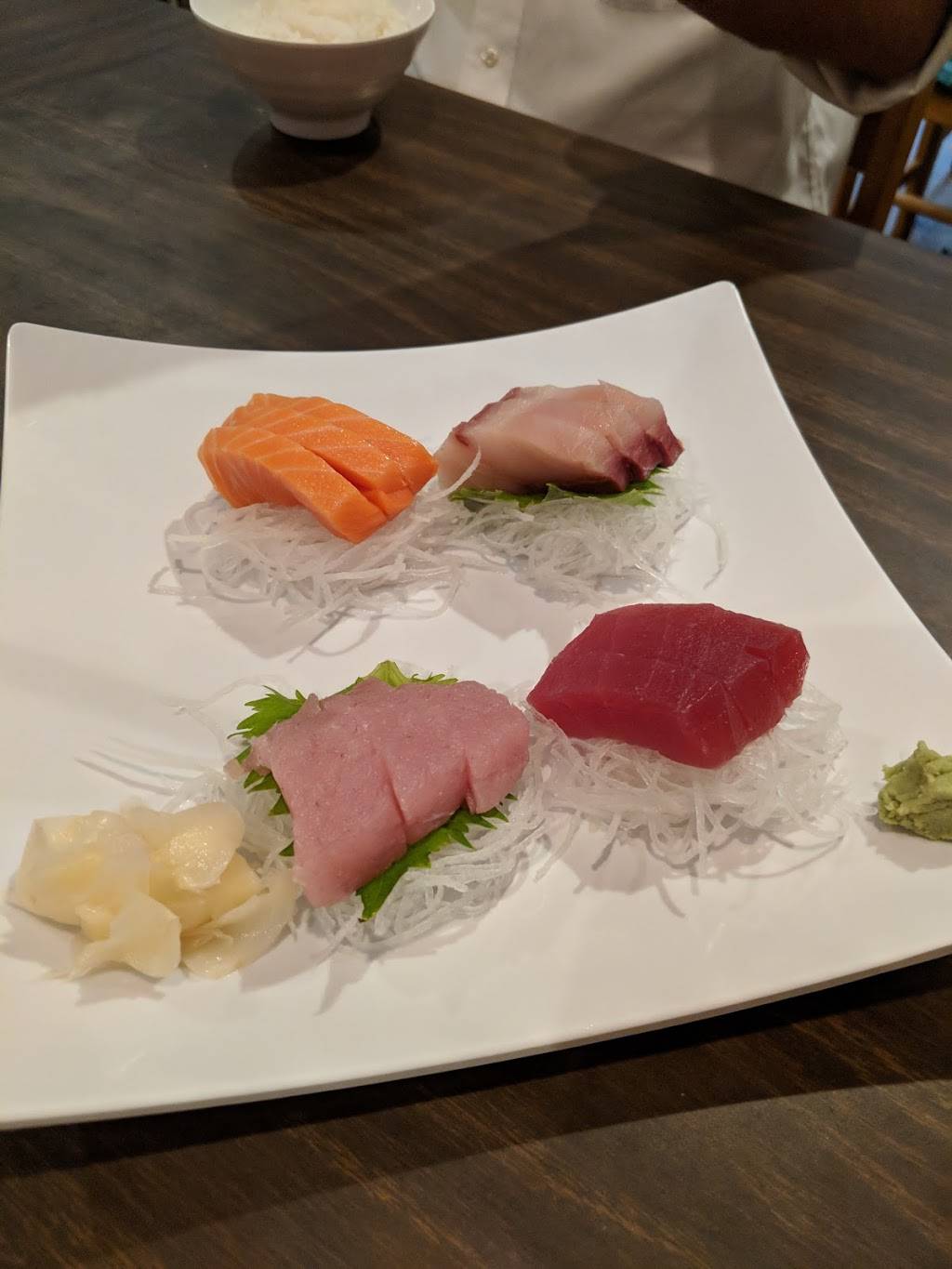 Umi Sushi | restaurant | 6334 Meadows Rd, Lake Oswego, OR 97035, USA | 5036847521 OR +1 503-684-7521