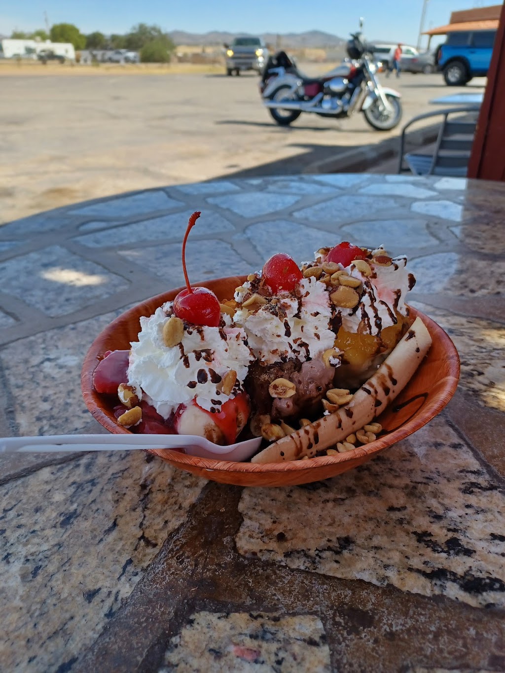 Corner Scoop | restaurant | 3166 AZ-83, Sonoita, AZ 85637, USA | 5202687715 OR +1 520-268-7715