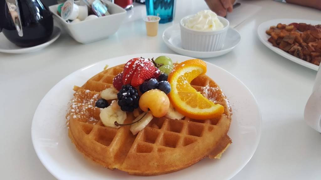 Kravingz | restaurant | 1710 Lakeshore Rd W, Mississauga, ON L5J 1J5, Canada | 9059165500 OR +1 905-916-5500