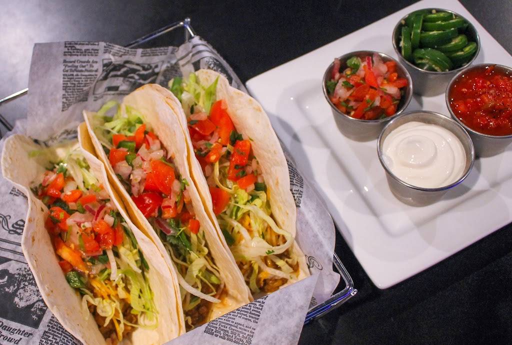 Duesys Sports Bar & Grille | restaurant | 305 E Washington Center Rd, Fort Wayne, IN 46825, USA | 2604835681 OR +1 260-483-5681