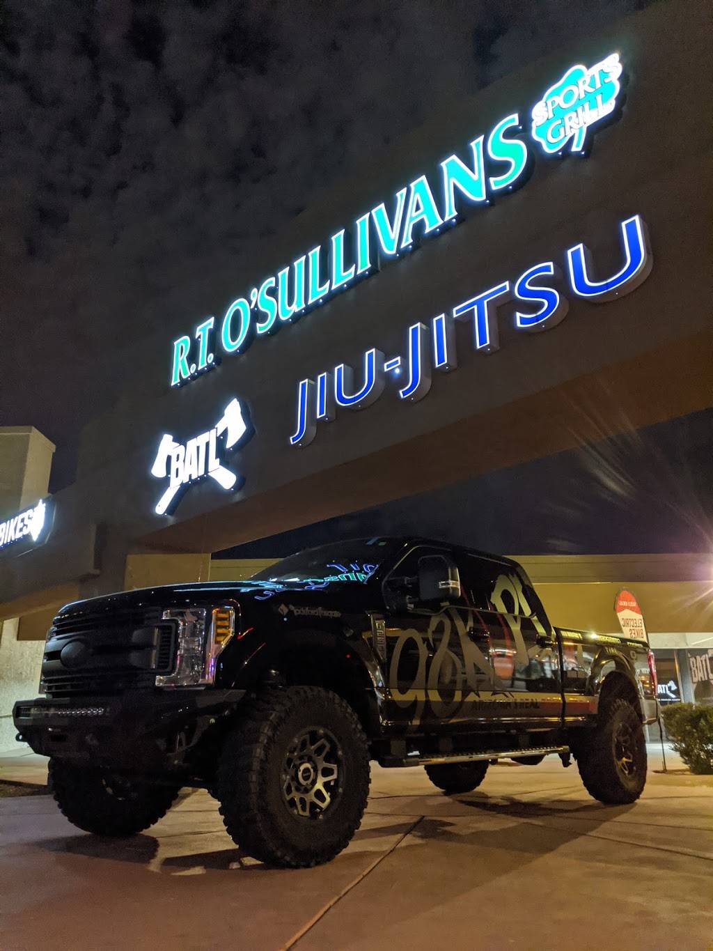 R.T. OSullivans Sports Grill | restaurant | 7919 E Thomas Rd #101, Scottsdale, AZ 85251, USA | 4803076533 OR +1 480-307-6533