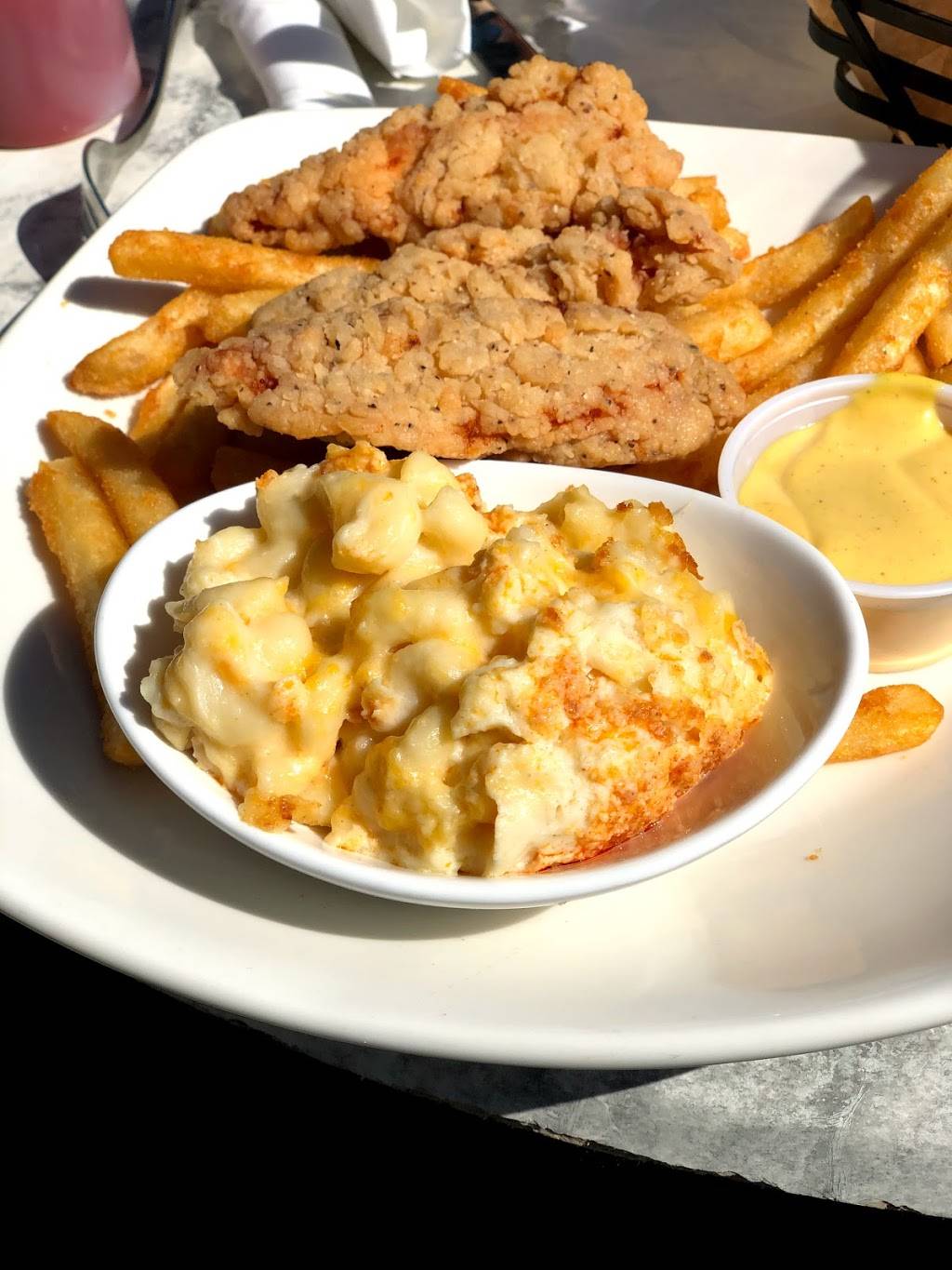 Johnny Bs Grillhouse | restaurant | 2504 Somerset Center Dr, Winston-Salem, NC 27103, USA | 3362936009 OR +1 336-293-6009