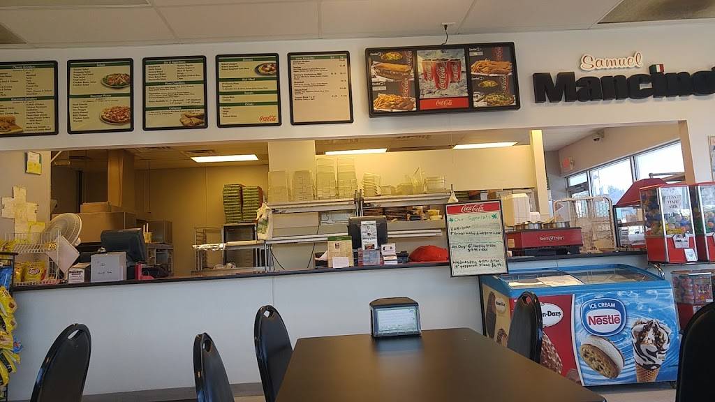 Samuel Mancinos Italian | restaurant | 407 S State St, Gobles, MI 49055, USA | 2696282814 OR +1 269-628-2814