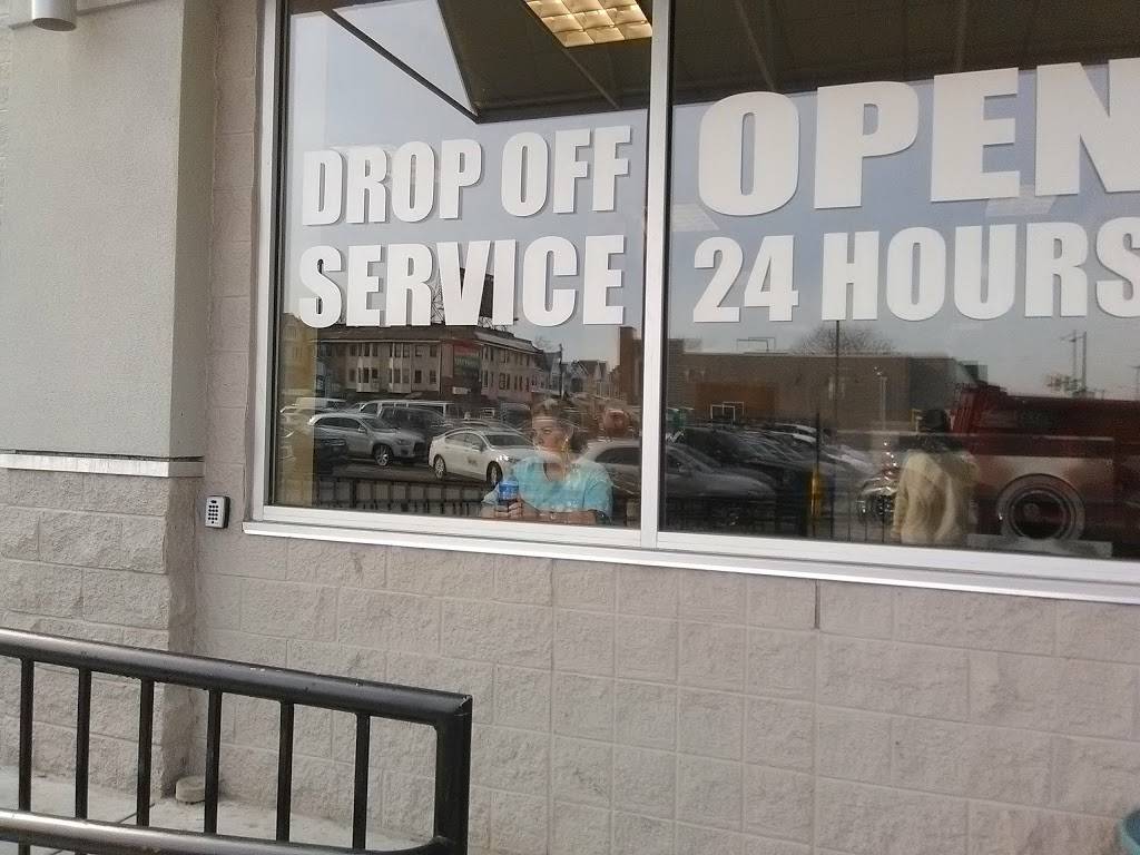 Ajw Jamaican and American Restaurant | restaurant | 4507 N Broad St, Philadelphia, PA 19140, USA | 2153030069 OR +1 215-303-0069