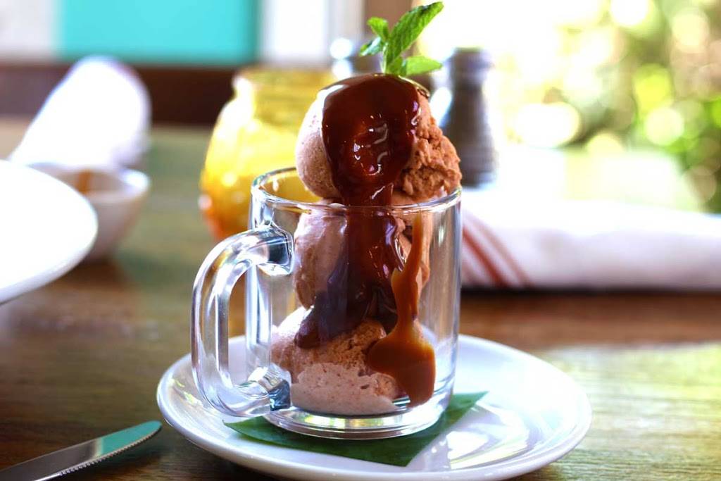 El Chile Cafe y Cantina | restaurant | 1809 Manor Rd, Austin, TX 78722, USA | 5124579900 OR +1 512-457-9900