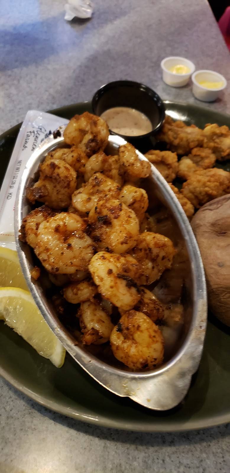 Vailhouse oyster bar and grill | restaurant | 301 N Spence Ave, Goldsboro, NC 27534, USA | 9199476138 OR +1 919-947-6138