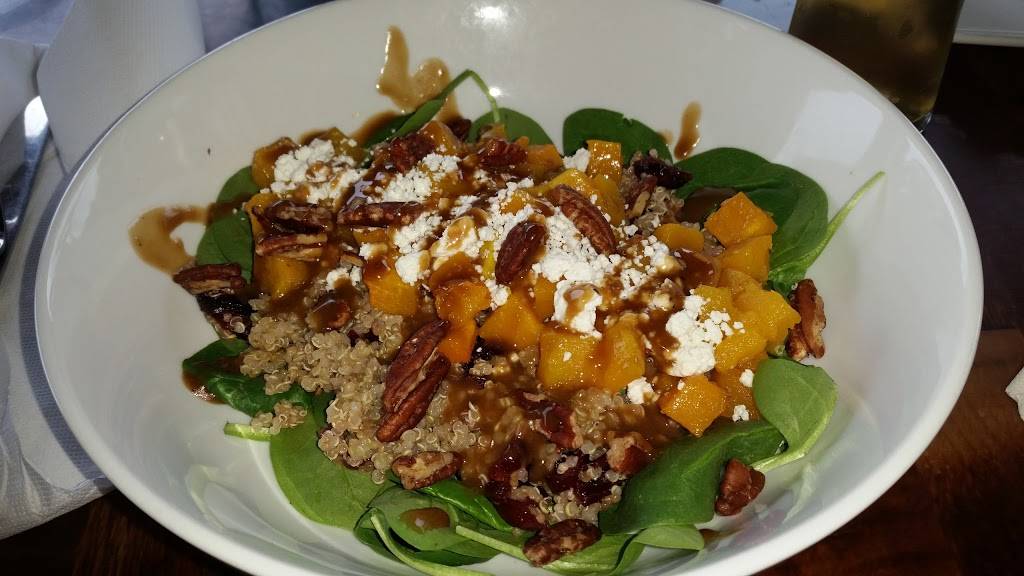 TRIO Restaurant & Market | restaurant | 3708 N Croatan Hwy, Kitty Hawk, NC 27949, USA | 2522610277 OR +1 252-261-0277