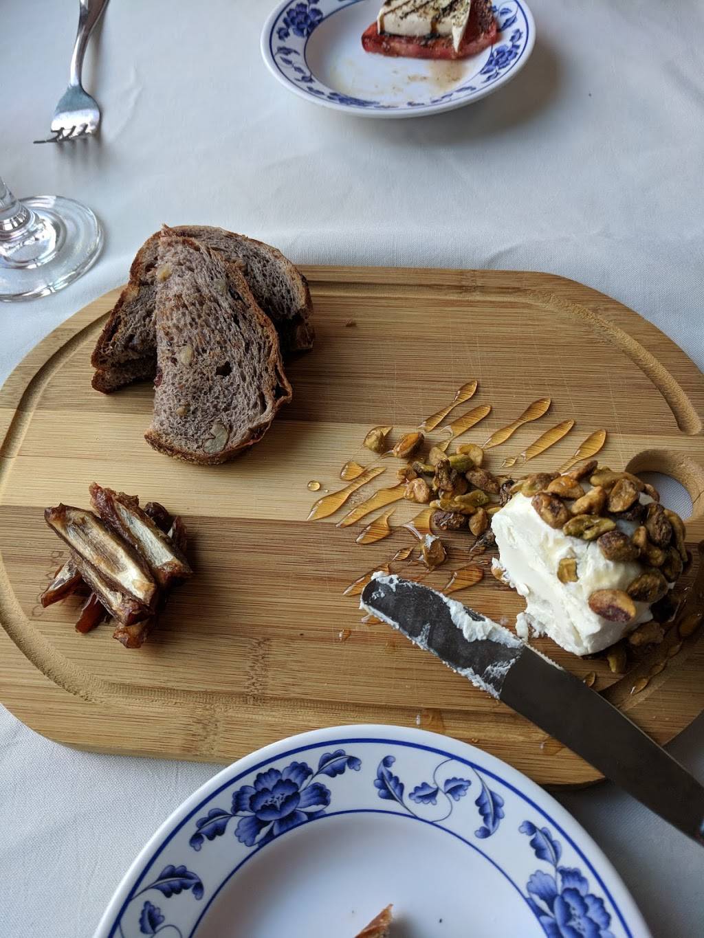 Chez Lin & Rays Restaurant | restaurant | 2270 Lakeshore Rd, Essex, NY 12936, USA | 5189634024 OR +1 518-963-4024