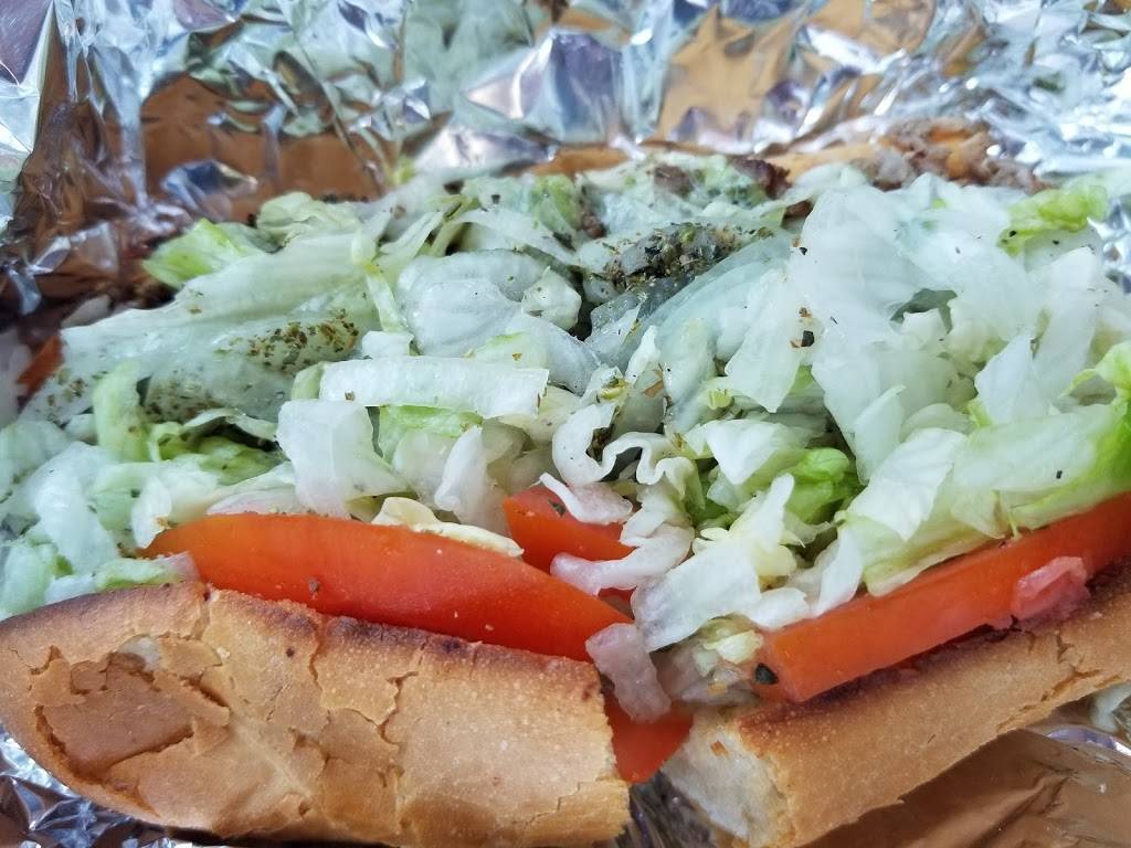 Hoagie Hut | meal takeaway | 2807 Grand Ave, Waukegan, IL 60085, USA | 8472498300 OR +1 847-249-8300