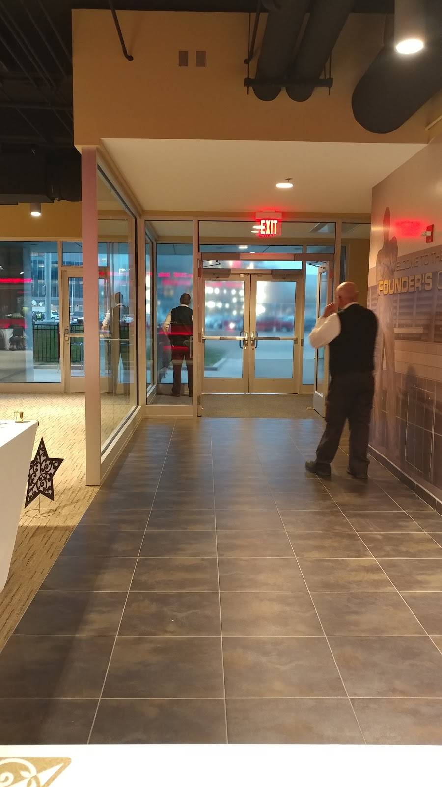 Founders Club | restaurant | 1 Arrowhead Dr, Kansas City, MO 64129, USA | 8169209300 OR +1 816-920-9300