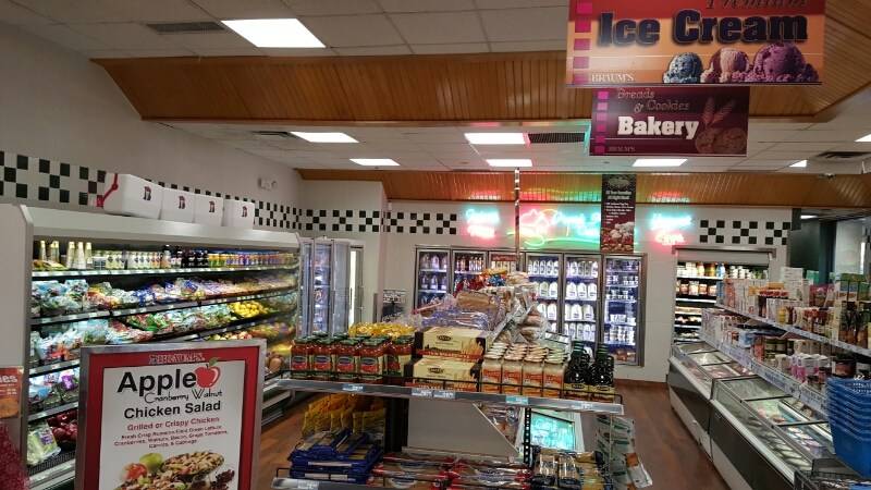 Braums Ice Cream & Burger Restaurant | restaurant | 1235 N Interstate Dr, Norman, OK 73072, USA | 4053647806 OR +1 405-364-7806