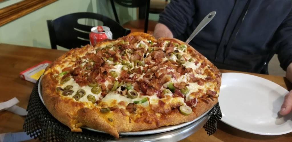 Chez Mado | restaurant | 38 Rue Principale, Bouchette, QC J0X 1E0, Canada | 8194655000 OR +1 819-465-5000