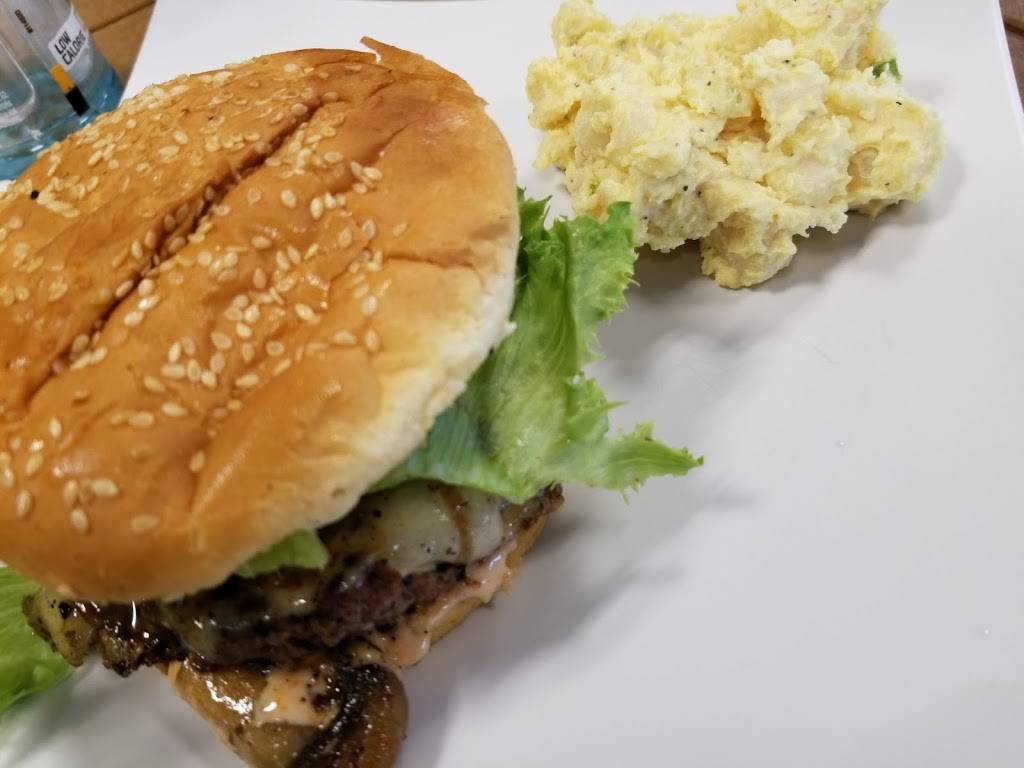 Roost Cafe @ Hawks Landing Golf Club | restaurant | 55100 Martinez Trail, Yucca Valley, CA 92284, USA | 7603650033 OR +1 760-365-0033