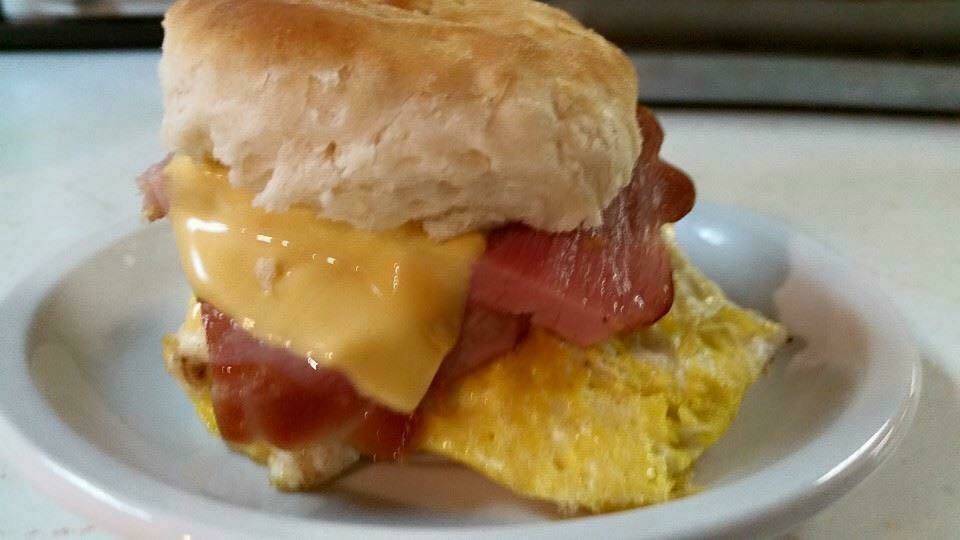 Hatfields Grill | restaurant | 412 Spruce Ave, Barnsdall, OK 74002, USA | 9188472272 OR +1 918-847-2272