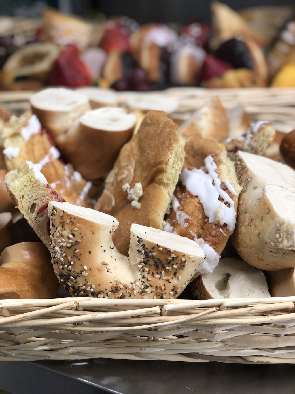 Emmas Deli | restaurant | 155 Bay Shore Rd, Deer Park, NY 11729, USA | 6315860200 OR +1 631-586-0200