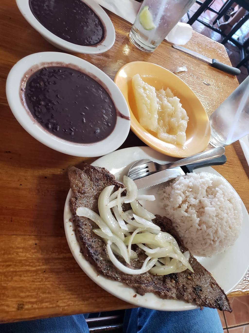 A mi manera restaurant and cafet | restaurant | 954 NE Pine Island Rd unit D, Cape Coral, FL 33909, USA | 2398004100 OR +1 239-800-4100