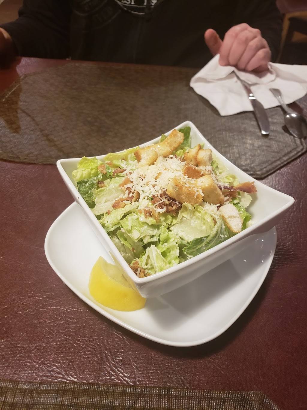 Vekys International Cuisine | restaurant | 245 Main St E, Listowel, ON N4W 2B8, Canada | 5192915455 OR +1 519-291-5455