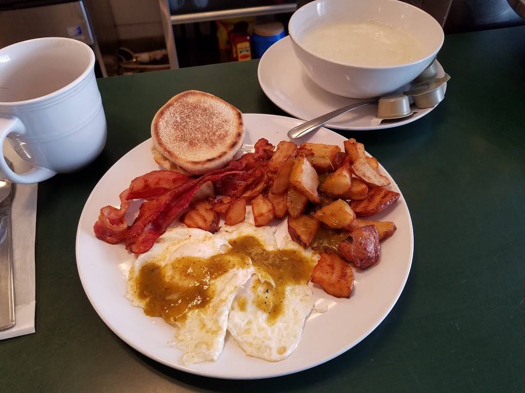 Grandmas Diner | restaurant | 227 W Washington St, Charles Town, WV 25414, USA | 3047249960 OR +1 304-724-9960