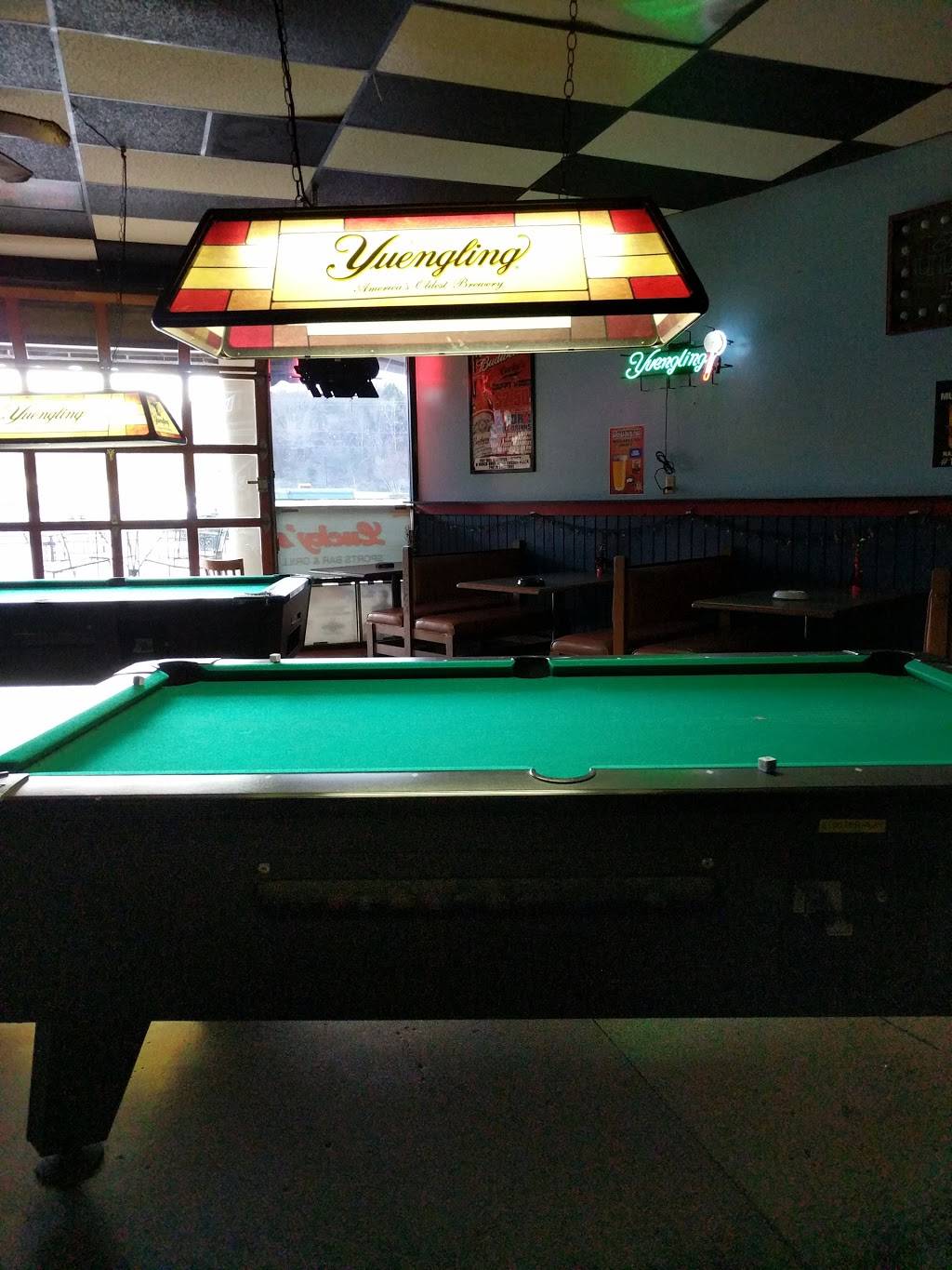 Luckys Bar & Grill | restaurant | 579 Stewarts Ferry Pike, Nashville, TN 37214, USA | 6158714101 OR +1 615-871-4101