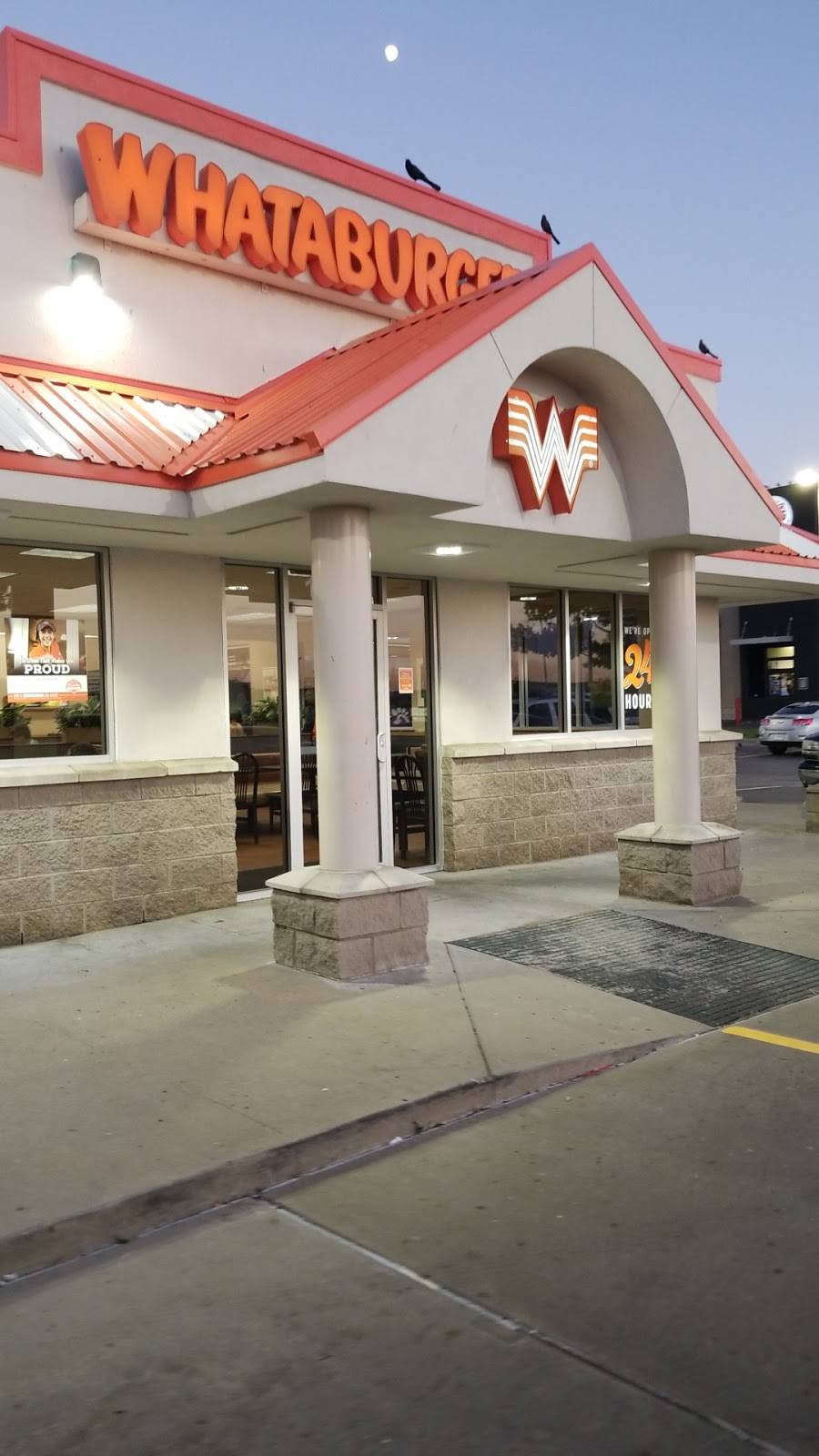 Whataburger | restaurant | 1560 N Cockrell Hill Rd, Dallas, TX 75211, USA | 2143308898 OR +1 214-330-8898