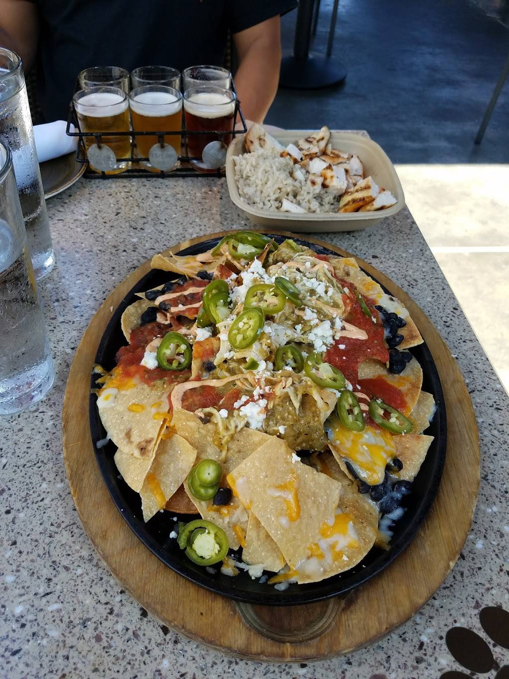 Lazy Dog Restaurant & Bar | restaurant | 19359 Stevens Creek Blvd, Cupertino, CA 95014, USA | 4083594690 OR +1 408-359-4690