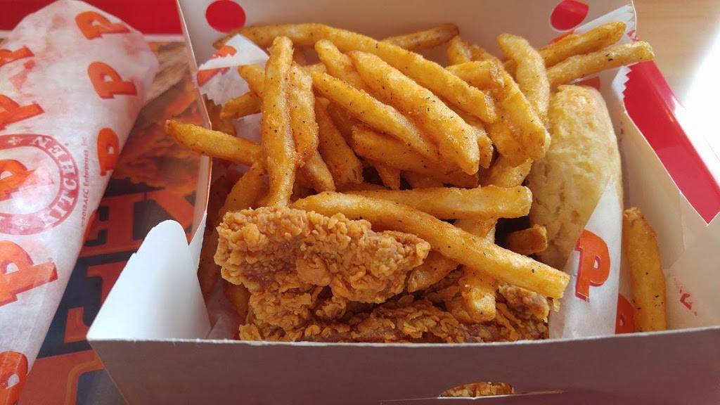 Popeyes Louisiana Kitchen | restaurant | College Square, 1365 Woodroffe Ave, Nepean, ON K2G 1V7, Canada | 6134227111 OR +1 613-422-7111