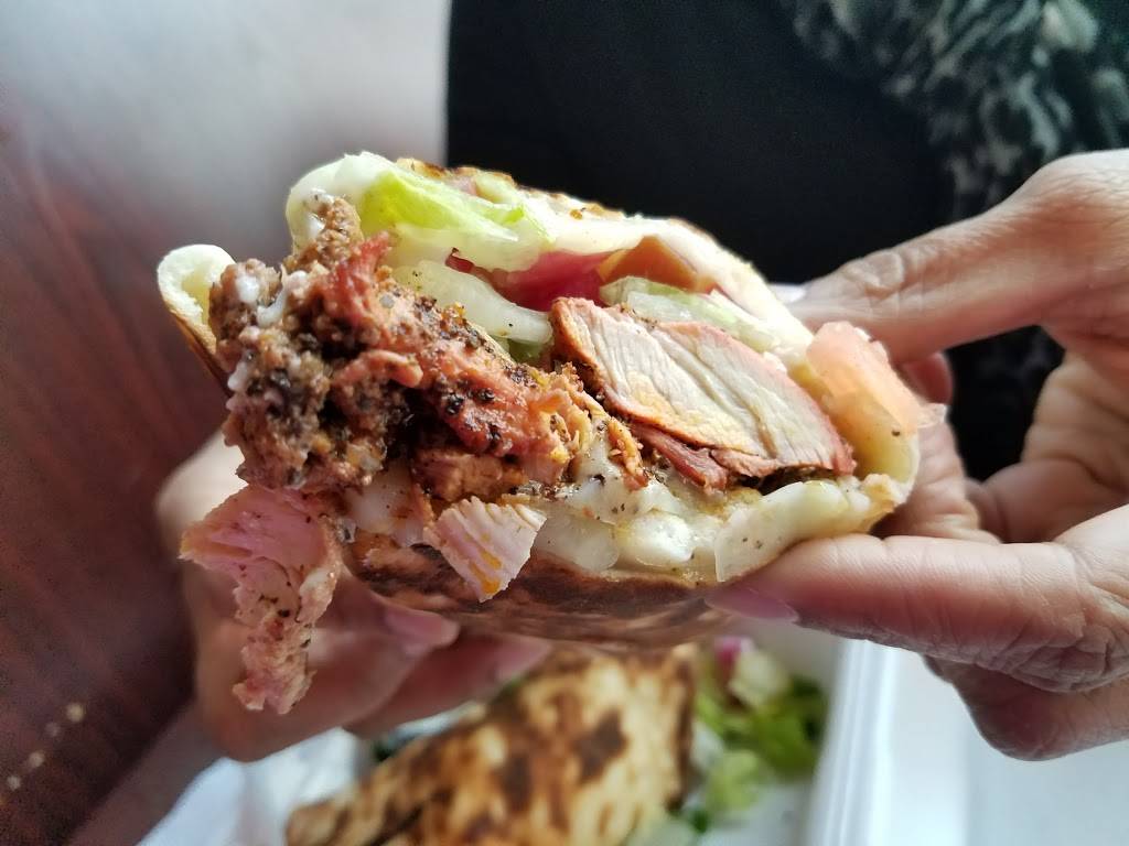 La Pita Fresh | restaurant | 5056 Cass Ave, Detroit, MI 48202, USA | 3138314550 OR +1 313-831-4550