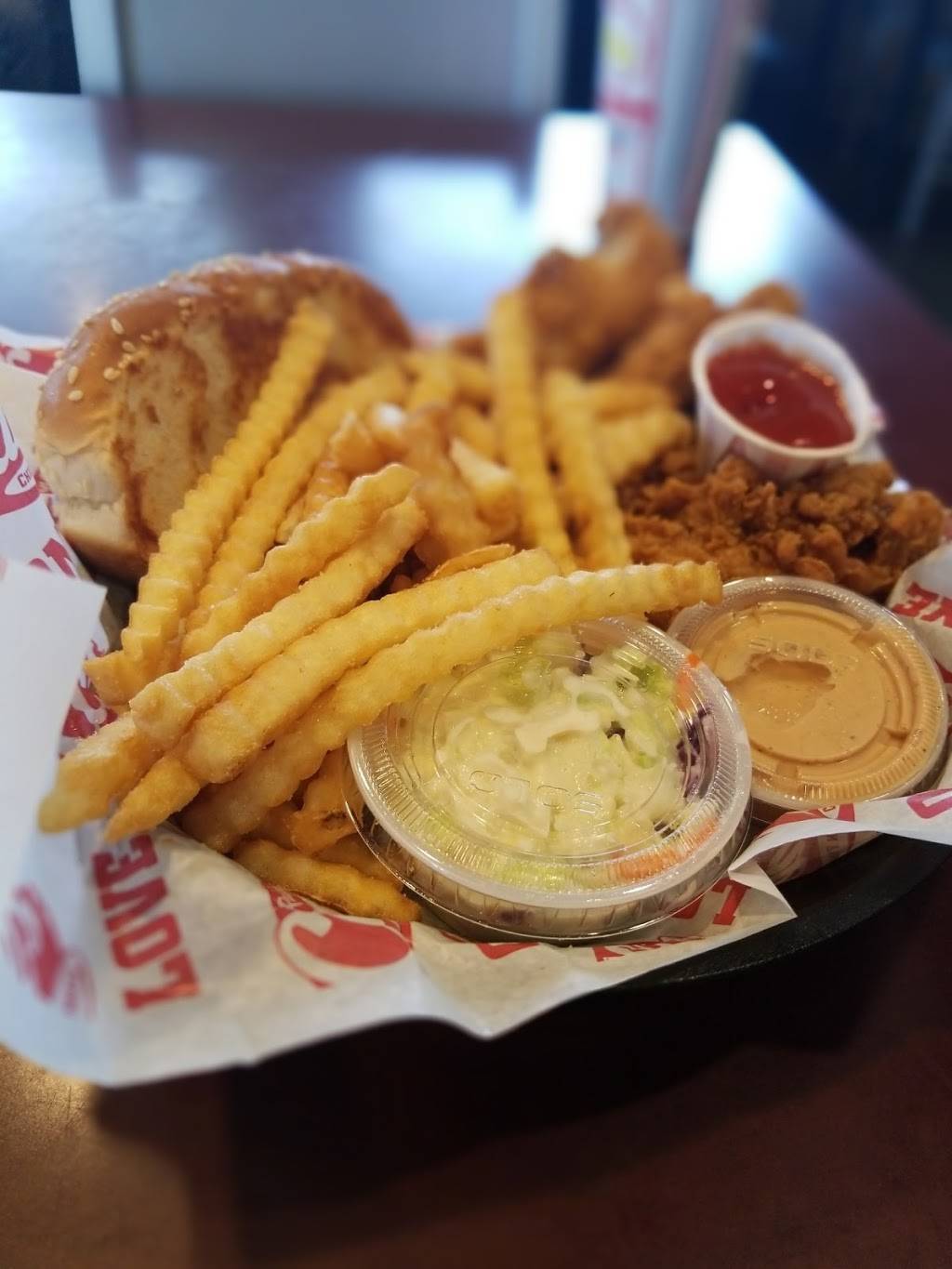Raising Canes Chicken Fingers | meal takeaway | 5326 S Rice Ave, Houston, TX 77081, USA | 7136677532 OR +1 713-667-7532