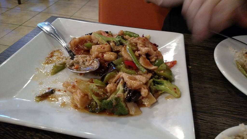 Habanero’s Steak & Wings | restaurant | 6910 E Tanque Verde Rd, Tucson, AZ 85715, USA | 5208496757 OR +1 520-849-6757